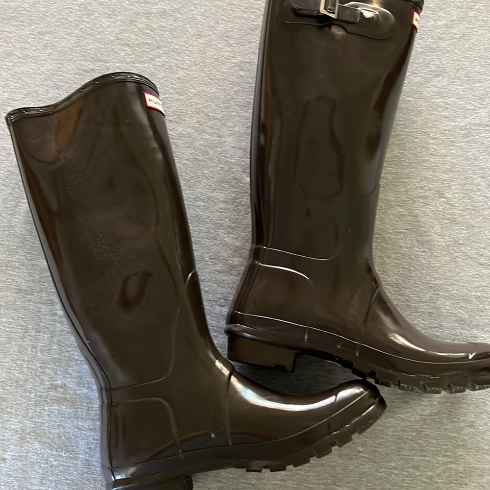 *NWOT* Hunter Brown Gloss Wellies